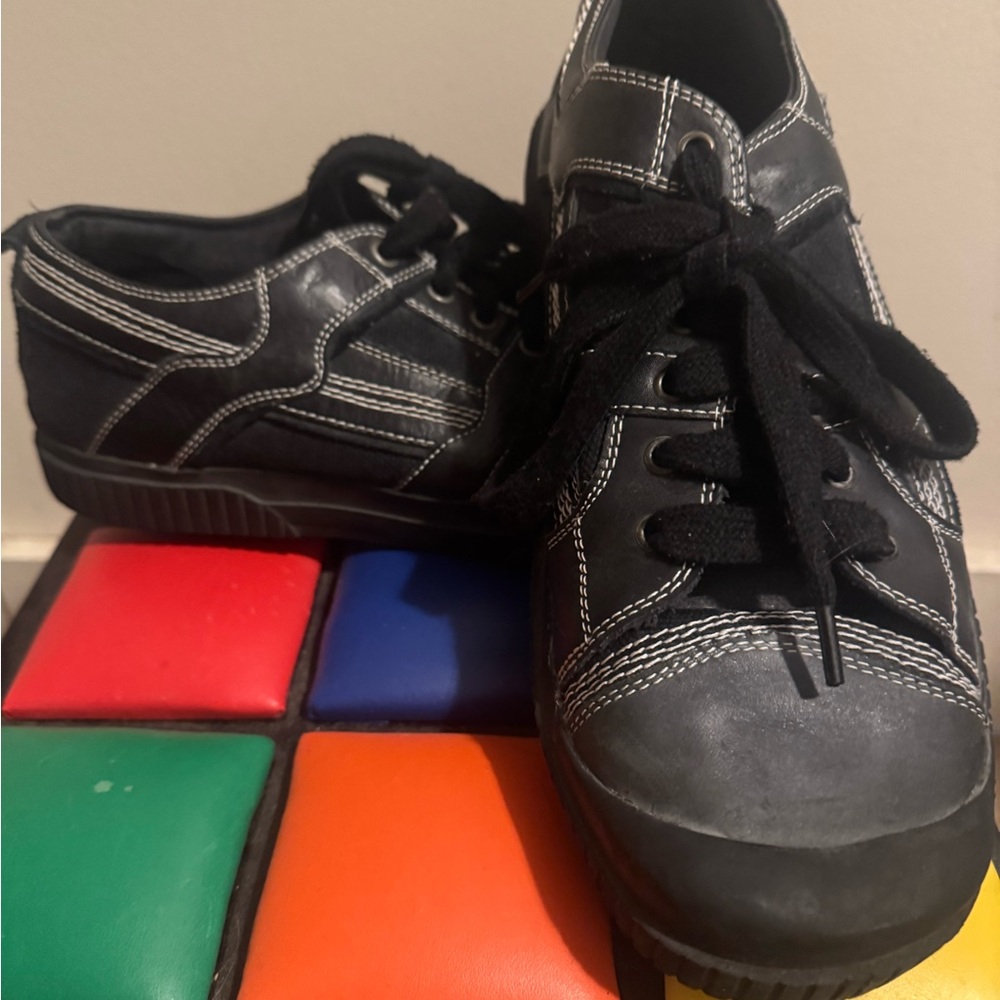 Steve Madden Black Casual Sneakers with Contrast Stitching